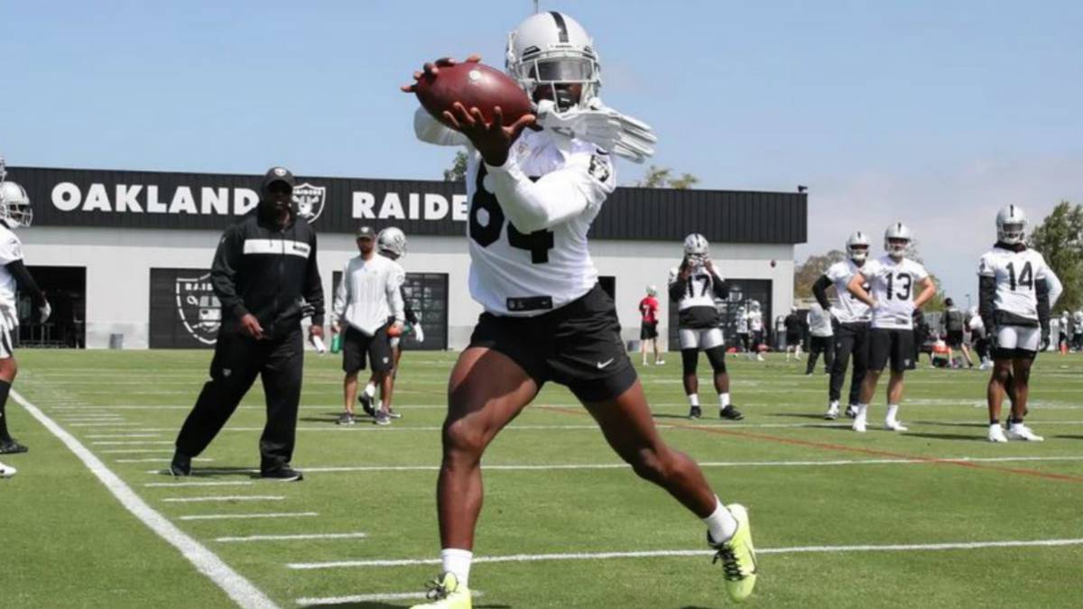 Antonio Brown en entrenamiento de los Raiders