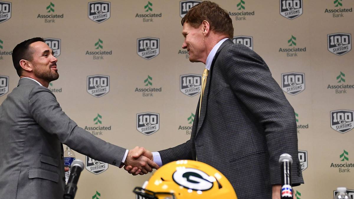 Coach de Packers se rompe el tendón de Aquiles