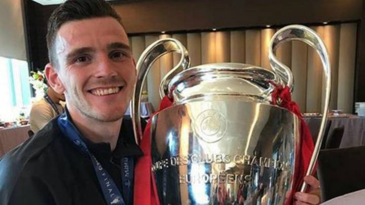 El lateral izquierdo de Liverpool vivió un gran cambio en los últimos 6 años, ya que pasó de pensar dejar el fútbol por problemas económicos a levantar la 'Orejona'.