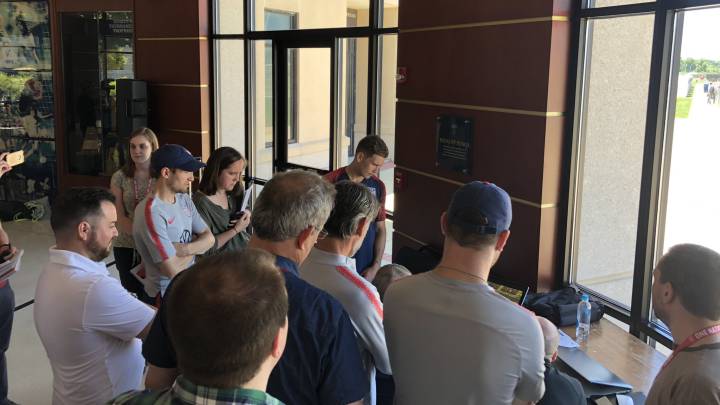 Selección Mayor de Estados Unidos celebra triunfo de la U20