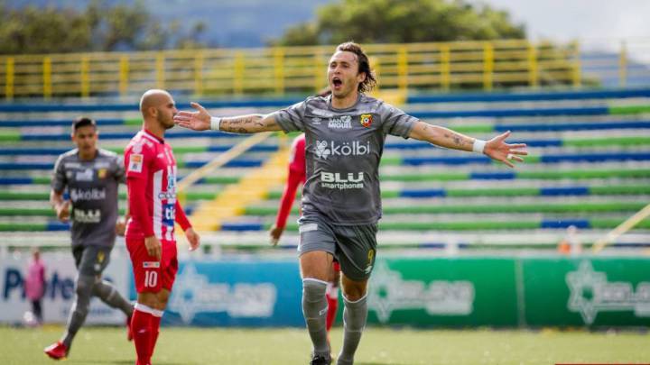 Omar Arellano no continuará su aventura con el CS Herediano