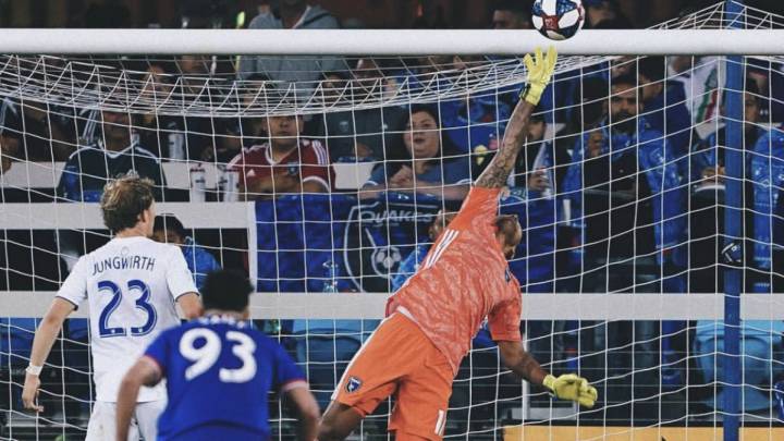 ¡Qué error! El portero Daniel Vega anota en su propia puerta