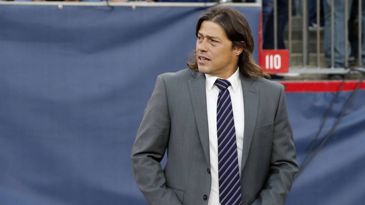 El técnico argentino destacó la unión de su equipo y aseguró que le pidió al arquero Daniel Vega, que no deje de insistir en jugar la pelota al piso desde su arco.