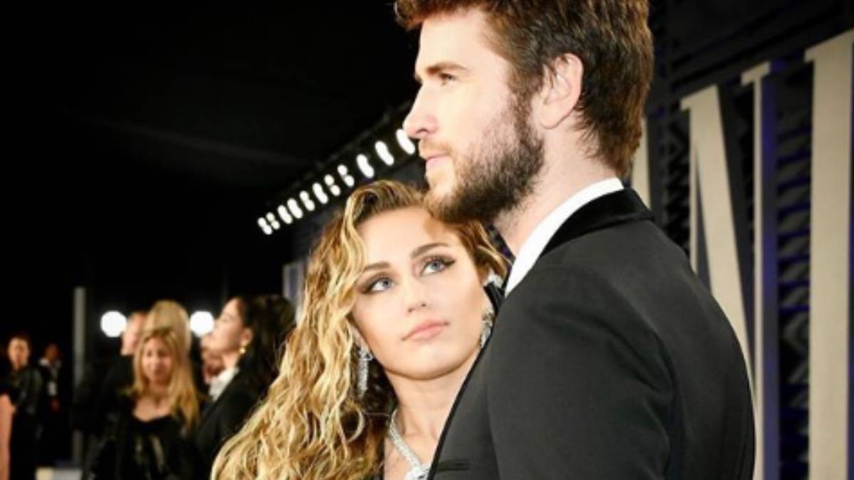 La feliz pareja de casados se conoció en el set de la película The Last Song, es decir que ya pasaron 10 años desde que su historia de amor comenzó.