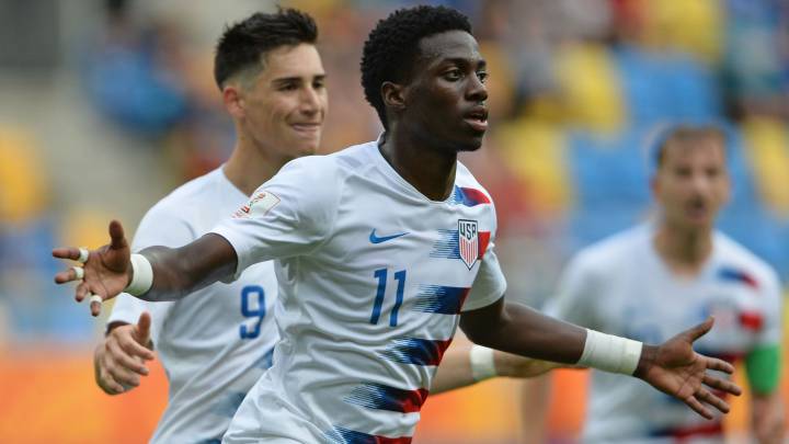 Timothy Weah festeja el gol que marcó ante Ecuador en el Mundial U-20