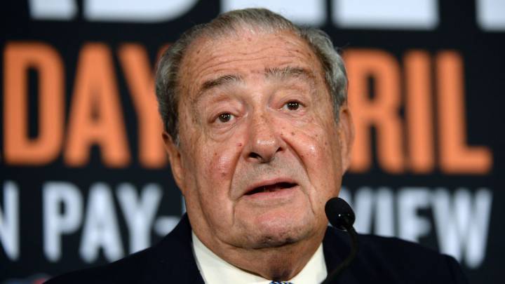 Bob Arum en conferencia de prensa