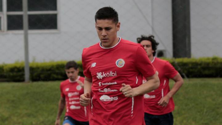Óscar Duarte entrenando con Costa Rica