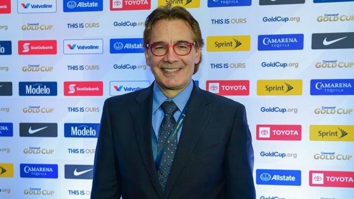 Carlos de los Cobos en el sorteo de grupos a la Copa Oro 2019.