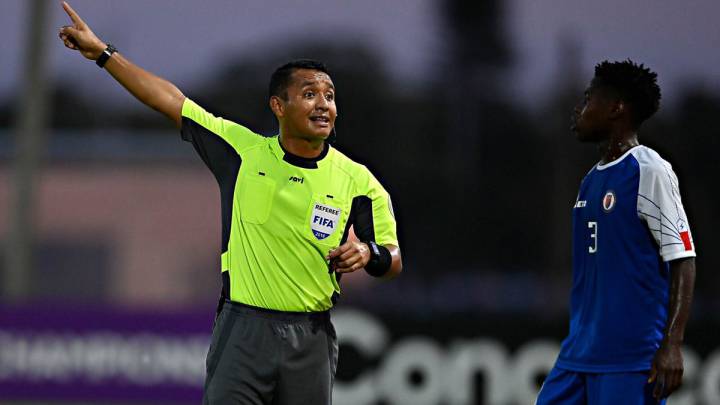 El debut de la selección de Estados Unidos en Copa Oro será arbitrado por una tripleta salvadoreña. Iván Barton será el árbitro central.