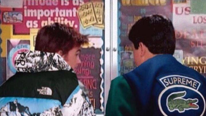 El actor y cantante, de 32 años, tomó su cuenta de Instagram y a través de sus Insta Stories, compartió una imagen junto Josh Peck.