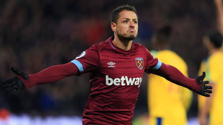 Javier Hernández festeja un gol con el West Ham United.