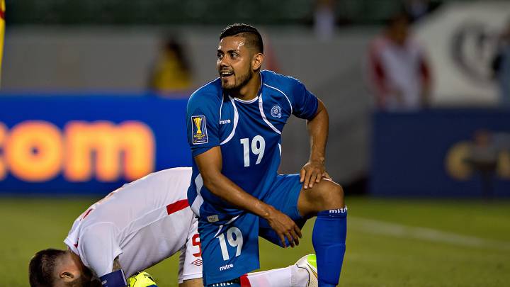Irvin Herrera en un partido de Copa Oro con El Salvador.