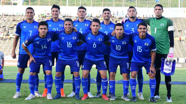 La Selección de El Salvador posa previo a su debut en Copa Oro.