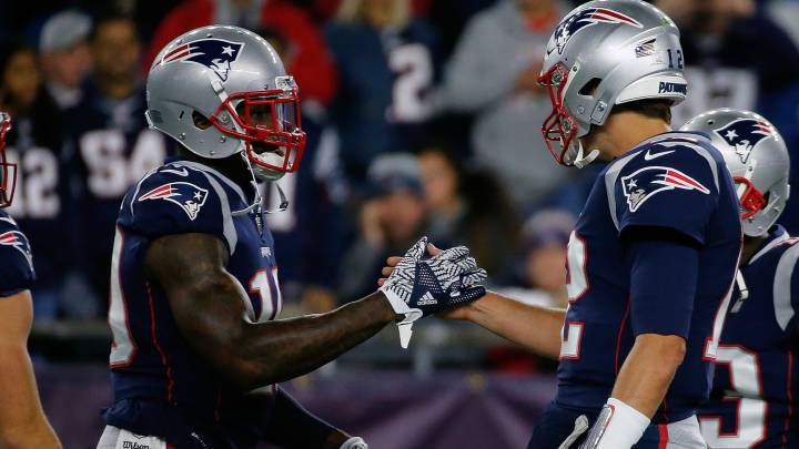 Josh Gordon y Tom Brady