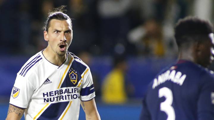 Zlatan celebrando un gol con LA Galaxy.