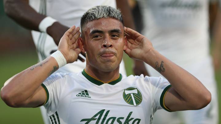Brian Fernández celebrando un gol con Portland.
