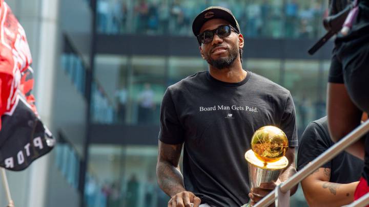 Kawhi Leonard tras obtener título de la NBA