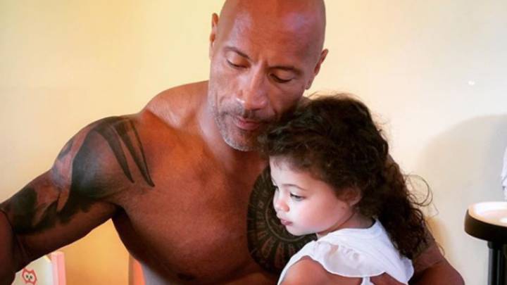 A pesar de tener un físico imponente, el ex luchador profesional que ahora es uno de los actores más cotizados de Hollywood, compartió una tierna imagen con su hija.