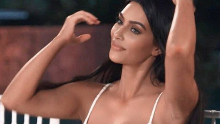 La famosa empresaria quiere que luzcas como ella, por lo que lanzó su nueva línea de fajas para moldear la figura y está disponible en 9 tonos diferentes y tallas.