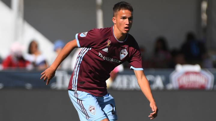 Cole Basset jugando con Colorado Rapids.