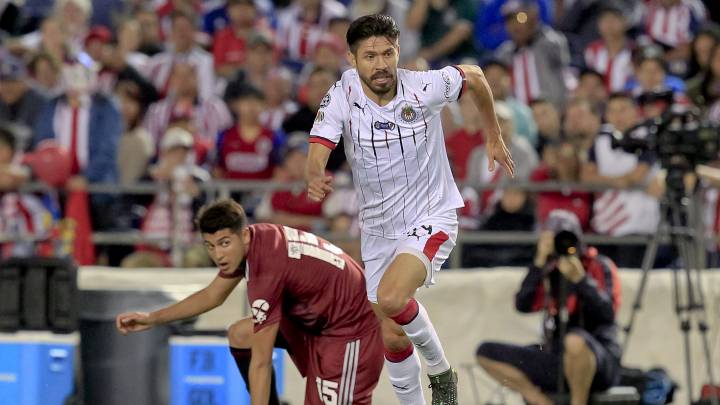 La escuadra argertina arrolló al Guadalajara en el primer partido de la COlossus Cup. Lo mejor del partido para el 'Rebaño' fue el debut de Oribe Peralta.