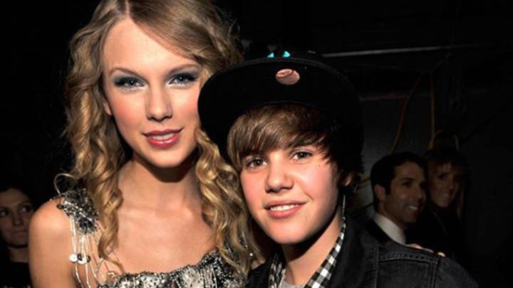 Luego de que la cantante está molesta de que su ex mánager adquirió la disquera donde grabó sus primeros discos, Bieber le escribió un mensaje a Swift.