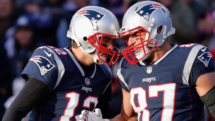 ¡Una vez más! Brady y 'Gronk' se reúnen en el campo