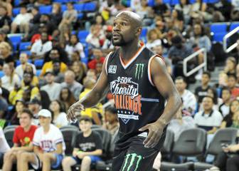 Floyd cae a la lona... ¡en basketball!