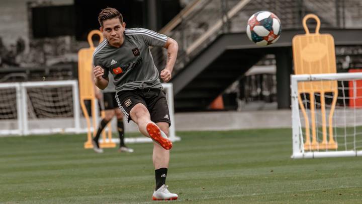 Rodolfo Zelaya revela por qué salió de cambio en juego de LAFC