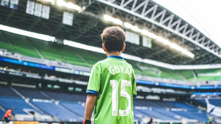 Durante el encuentro amistoso ante el conjunto alemán, el Seattle Sounders cumplió el sueño de un niño que lucha en contra de la leucemia.
