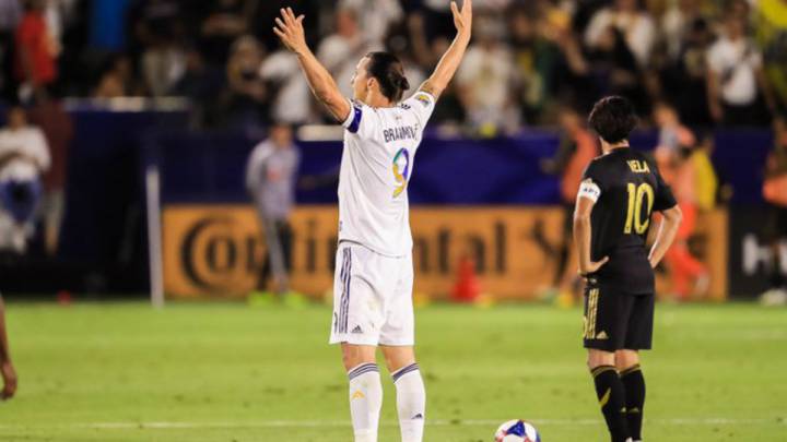 En los cuatro partidos que han sostenido LA Galaxy y LAFC, el sueco tiene mejores números frente al atacante mexicano y a continuación te los presentamos