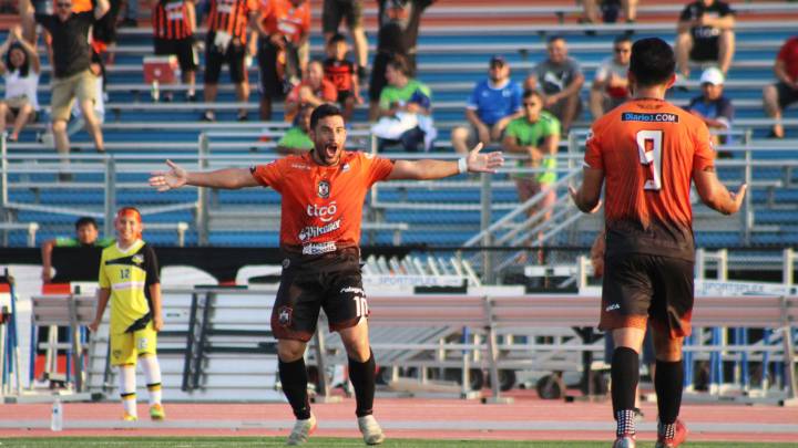 El cuadro de Águila volvió a vencer a Santa Tecla en los Estados Unidos, en esta ocasión en penales para llevarse la Supercopa de El Salvador.