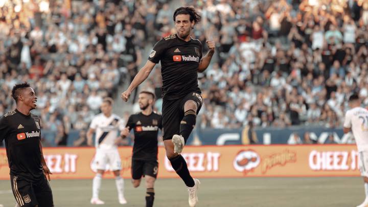 Vela festejando anotación con LAFC