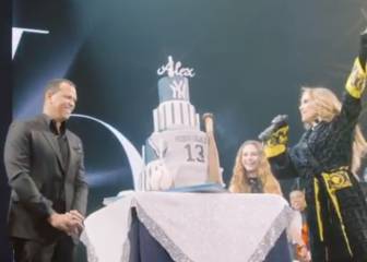 JLo detuvo su concierto para sorprender a ARod