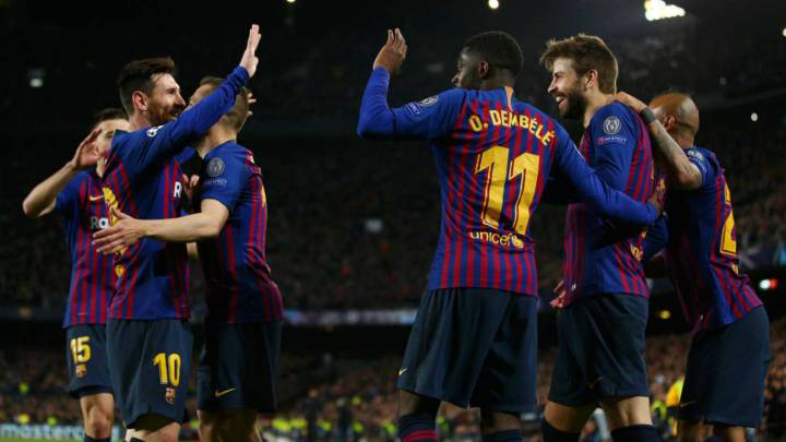 Dembelé, Messi, Piqué festejando anotación
