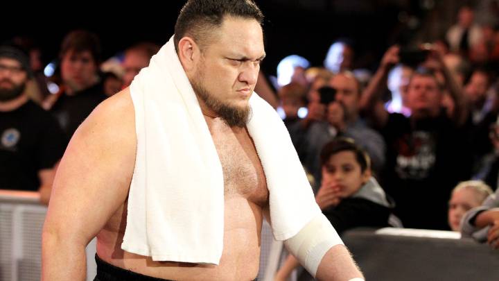 Samoa Joe, multado por WWE tras incidente en aeropuerto