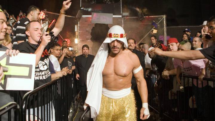 Ataviado con indumentaria árabe, Sabu se hizo un lugar importante en la división más extrema de lucha libre americana, donde fue multicampeón.