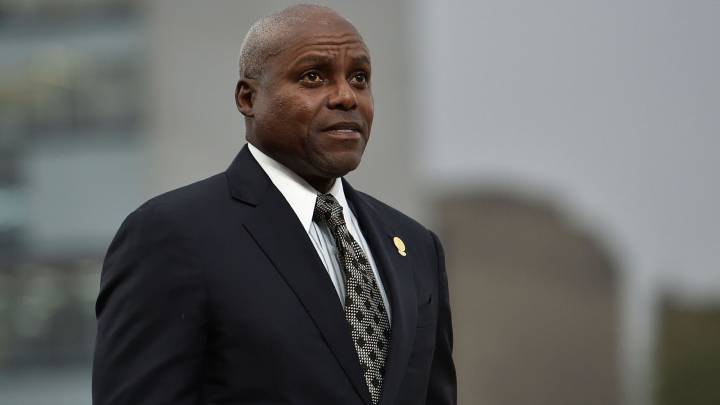 Carl Lewis: "tenemos un presidente racista y misógino"