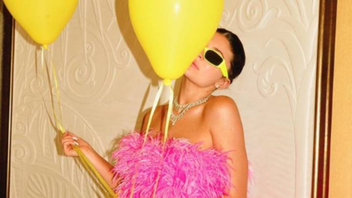 La menor de las hermanas Kardashian-Jenner festejó a lo grande sus 22 años de vida, rodeada de sus familiares, amigos y grandes lujos.