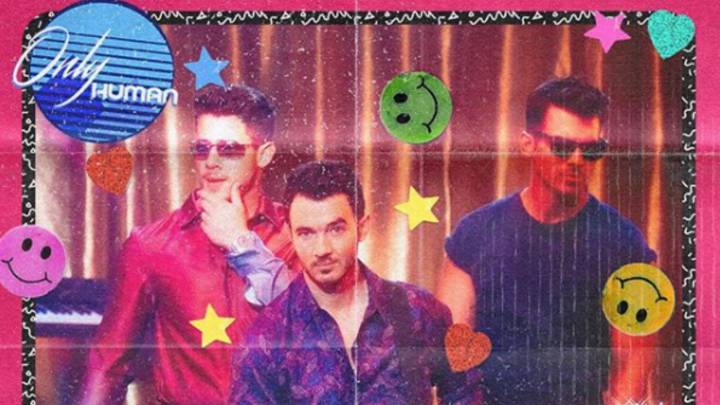 Los Jonas Brothers lanzaron su nuevo videoclip de la canción , Only Human, de su álbum Happiness Begins, el cual nos remonta a la década de los 80.