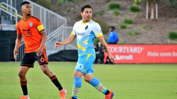 El atacante salvadoreño saltó como titular en la derrota de Las Vegas Lights 3-0 con Orange Country. Zelaya influyó en su primer partido en la USL.