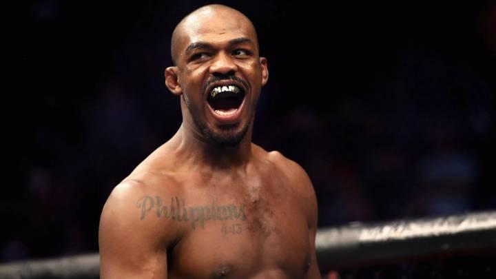 Jon Jones en pelea de UFC