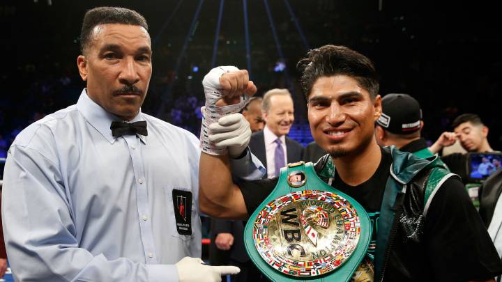 El peleador estadounidense de raíces mexicanas busca cerrar una pelea grande para el próximo año y en su radar se encuentra el pugilista filipino