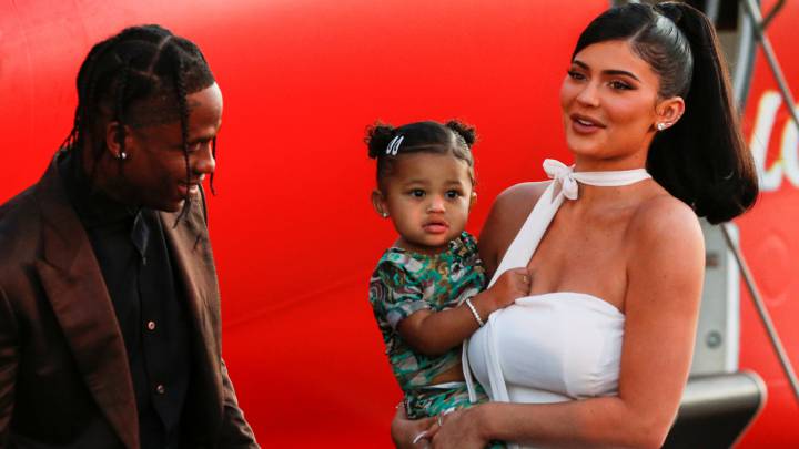 Durante la premier de Look Mom I Can Fly, documental que habla de la vida de Travis Scott, su hija con Kylie Jenner, Stormi, se robó toda la atención.