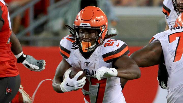 Kareem Hunt en partido de Browns