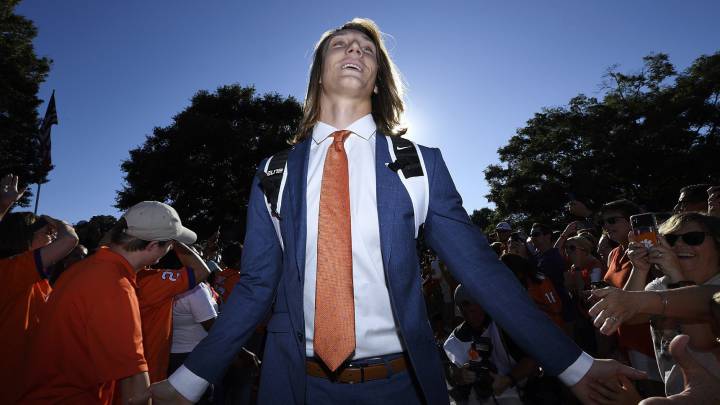 Trevor Lawrence con Clemson