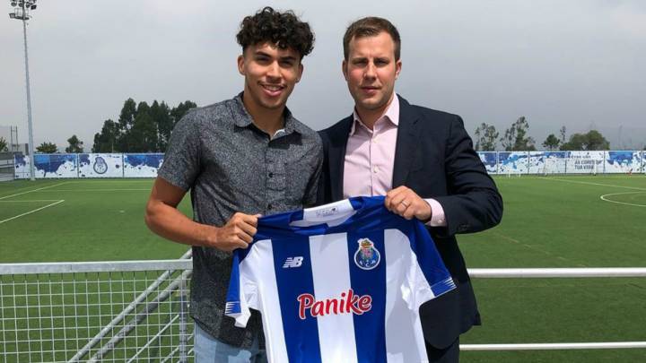 Johan Gómez con la playera del FC Porto