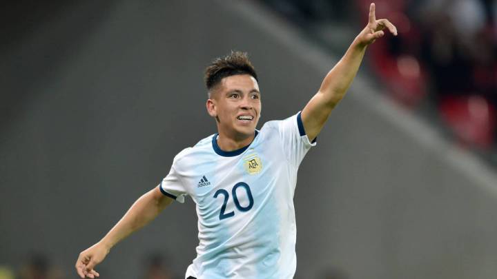 El jugador de argentino será baja de la convocatoria de la U-23 por una lesión muscular. De Boer anunció que Barco se quedará en Atlanta para su recuperación.