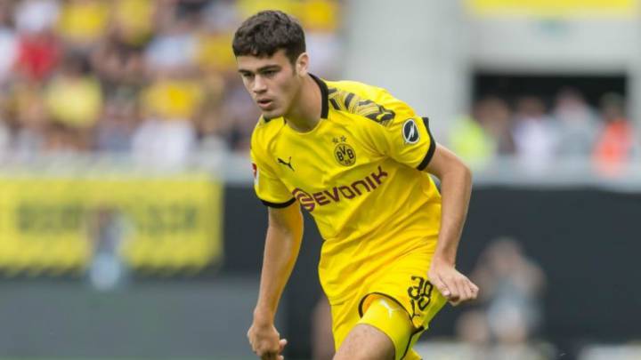 Con apenas 16 años, el futbolista estadounidense fue inscrito con el primer equipo del Borussia Dortmund para la próxima edición de la UEFA Champions League.