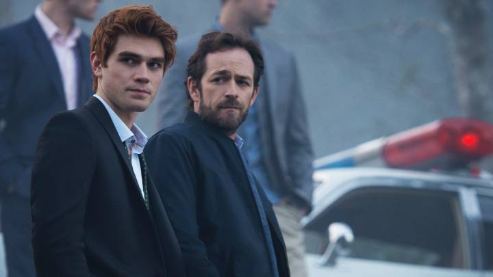 Le harán un homenaje a Luke Perry, actor que interpretaba a Fred Andrews en la serie de Riverdale, en el primer episodio de la cuarta temporada.
